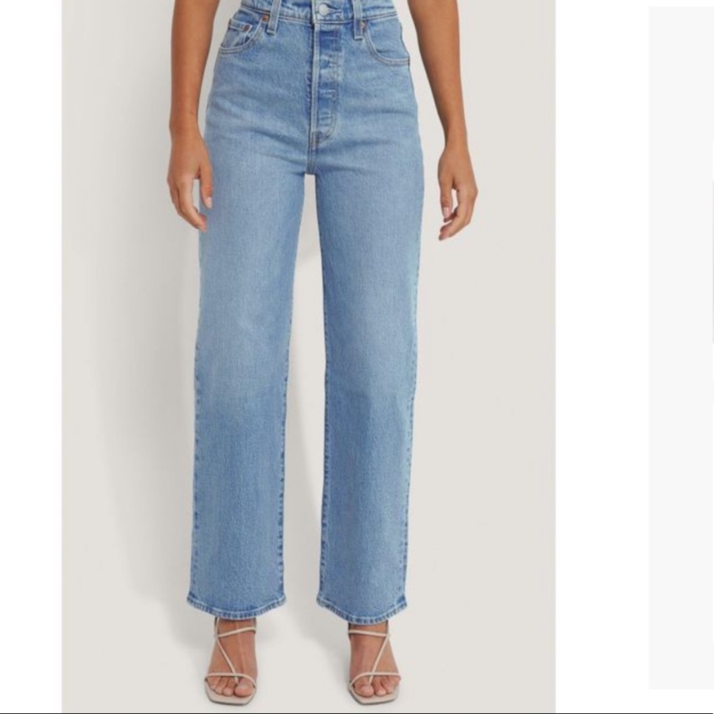 Levi’s Ribcage Straight Ankle Jeans